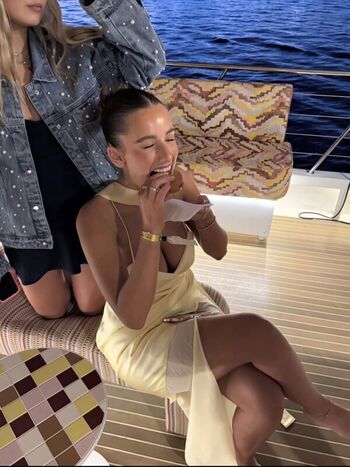 Full leaked Lauramjj private onlyfans photo
