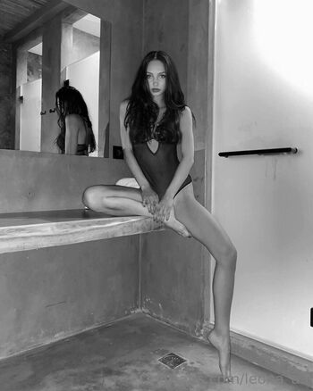 Full leaked Leona aa private onlyfans photo