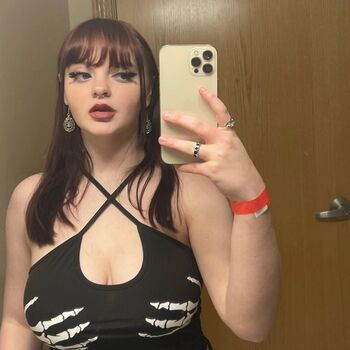 Full leaked Lil strawbs private onlyfans photo