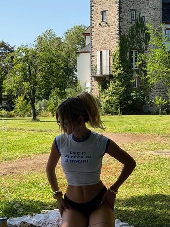Full leaked Linuschka private onlyfans photo