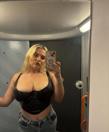 Full leaked Lnrclr private onlyfans photo