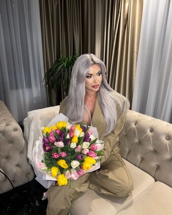 Full leaked Loredanachivu private onlyfans photo