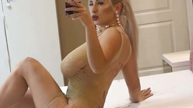 Full leaked Lucybridgette private onlyfans photo