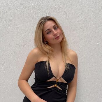 Full leaked Martiibu private onlyfans photo