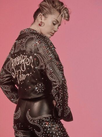 Full leaked Miley cyrus private onlyfans photo