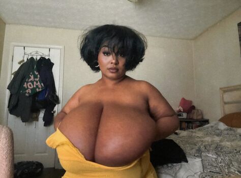 Full leaked Milkmami private onlyfans photo