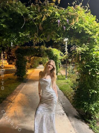 Full leaked Mishaplu private onlyfans photo