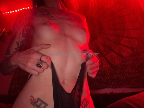 Full leaked Mossandspiders private onlyfans photo