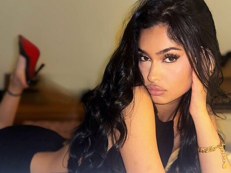Full leaked Naaz torbati page private onlyfans photo