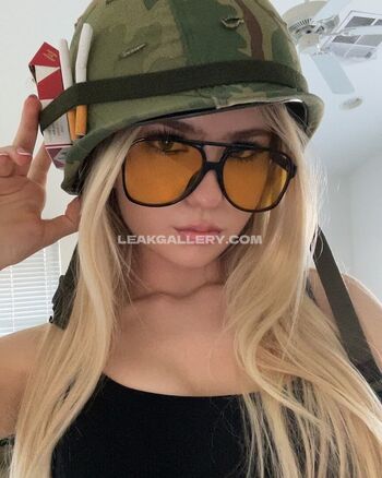 Full leaked Offizieramira private onlyfans photo