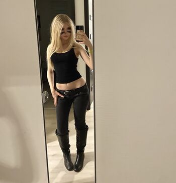 Full leaked Offizieramira private onlyfans photo