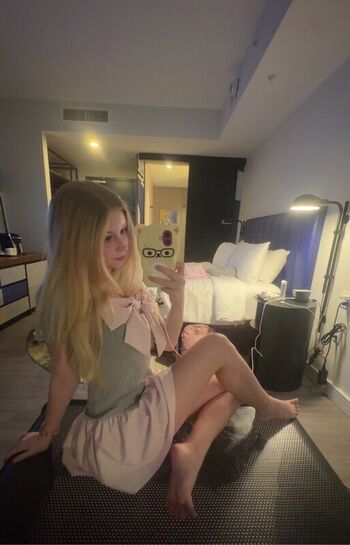 Full leaked Pinkiefangs private onlyfans photo