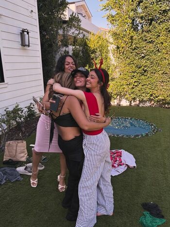 Full leaked Sarah hyland private onlyfans photo