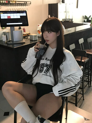 Full leaked Shiliuyelei private onlyfans photo