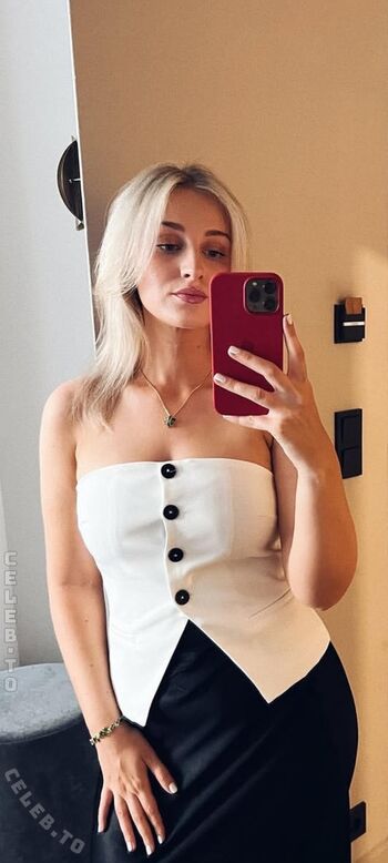 Full leaked Slimladysashka private onlyfans photo