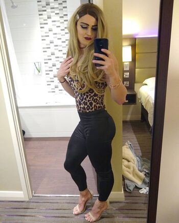 Full leaked Tayrosiee private onlyfans photo