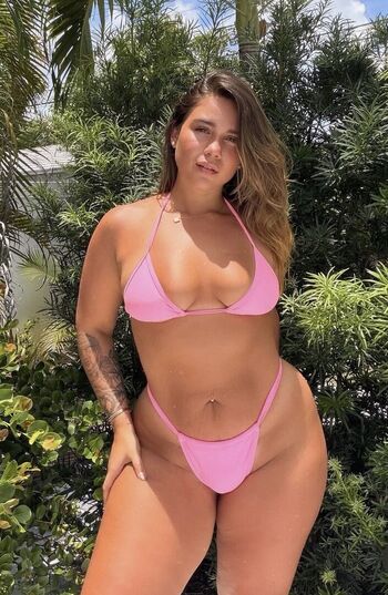 Thick Baddie Oriana.v_