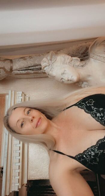 Full leaked Tunderose private onlyfans photo