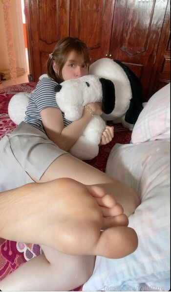 Full leaked Valelizuwu private onlyfans photo