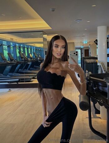 Full leaked Valentina melis private onlyfans photo
