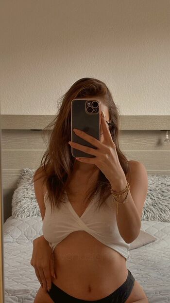 Full leaked Venusrahek private onlyfans photo