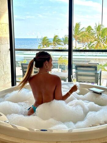 Full leaked Veronica weffer private onlyfans photo