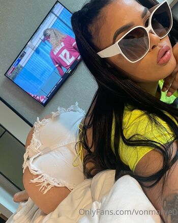Full leaked Vonmarye private onlyfans photo