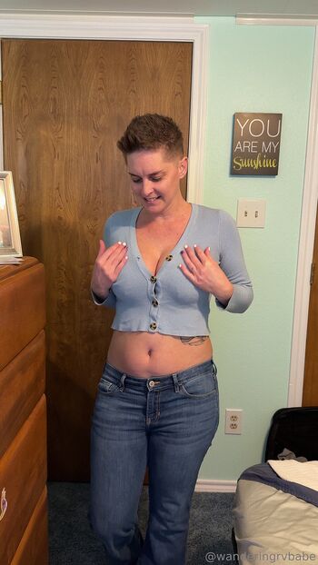 Full leaked Wandering rv babe private onlyfans photo