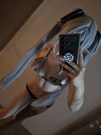 Full leaked Weeniestwee private onlyfans photo