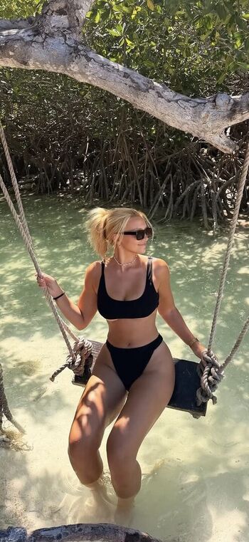 Full leaked Xomaddie private onlyfans photo