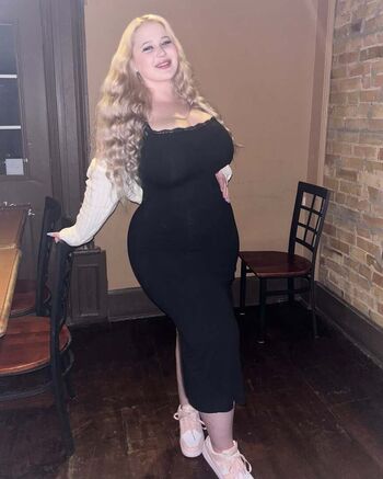 Full leaked Yourcurvystacy private onlyfans photo