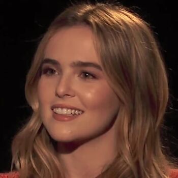 Full leaked Zoeydeutch private onlyfans photo