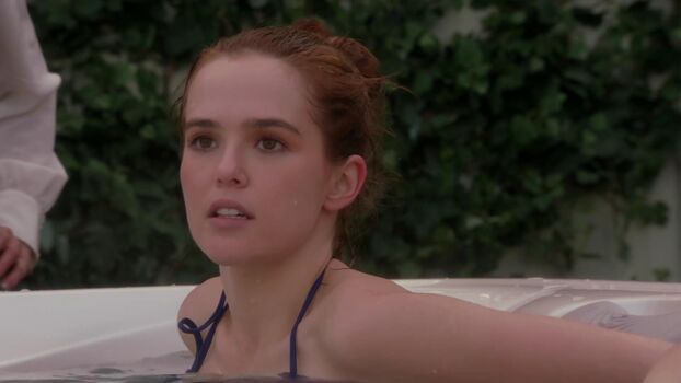 Full leaked Zoeydeutch private onlyfans photo